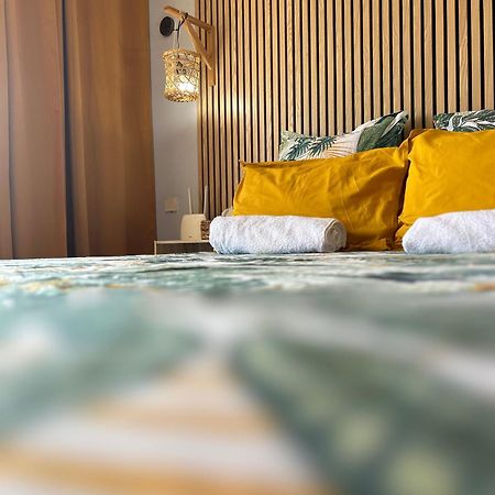 Charmant Studio A La Residence De La Baie De Tartane ลา ทรินิเต ภายนอก รูปภาพ